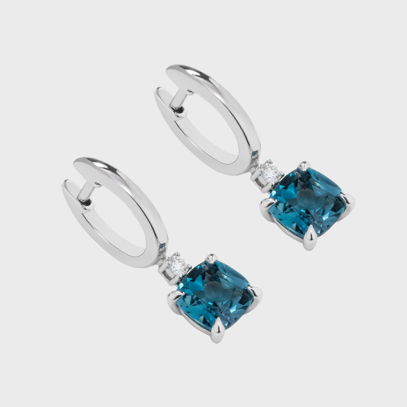 Ma. Metal Earring with Topaz